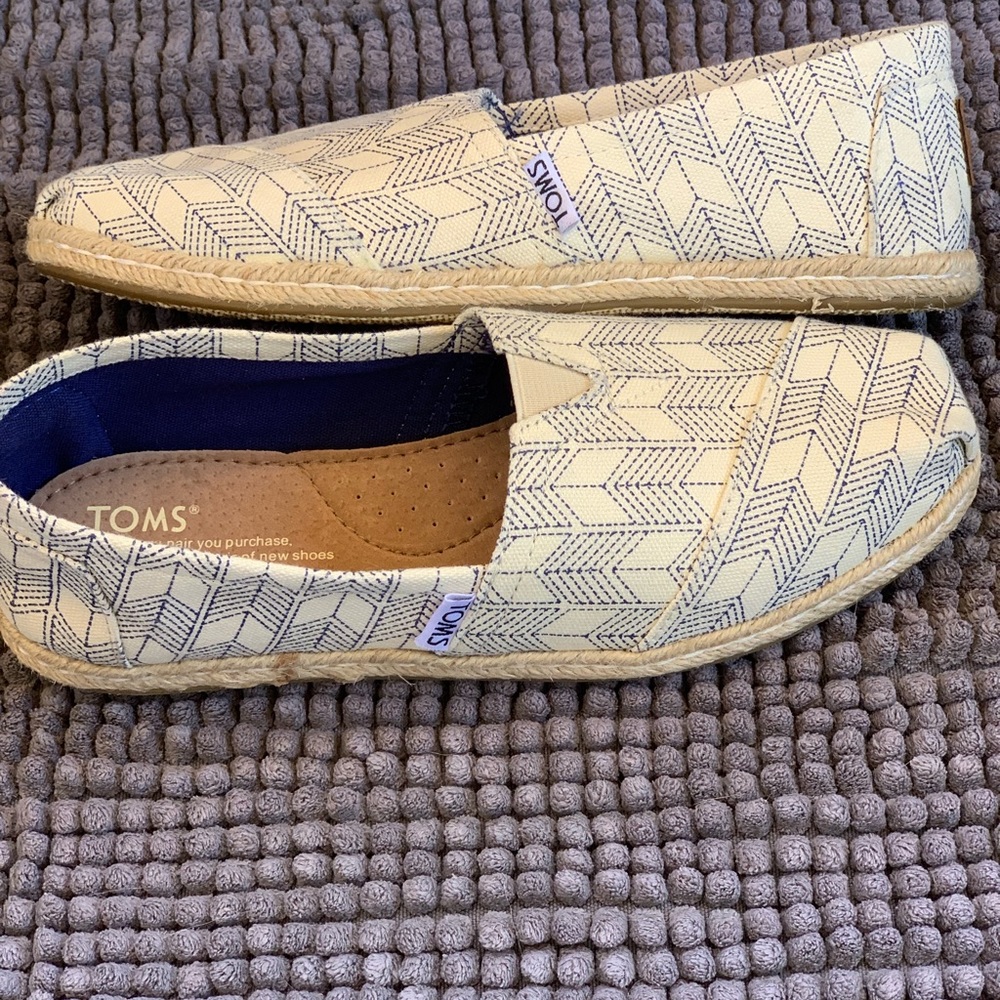 Toms - Picture 5 of 7